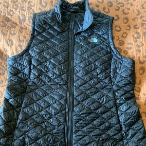 Northface Women’s Vest. Excellent condition.
